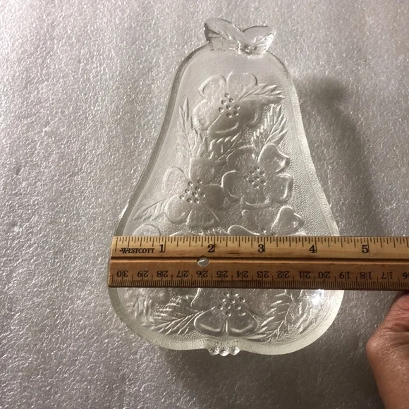 Crystal pear shaped candy / jewelry dish - Picture 5 of 6